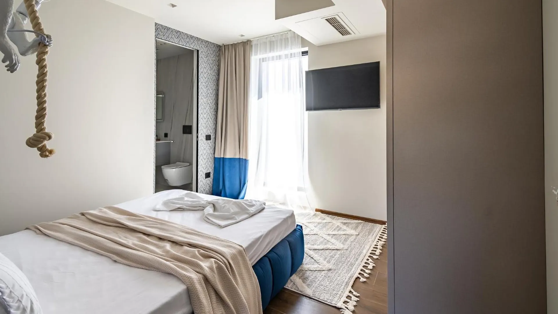 5 Bedrooms 5 Bathrooms Luxury House With Pool Polychrono